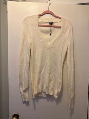 Express Women's Ivory Deep V-Neck Ribbed Trim Pullover Sweater Small